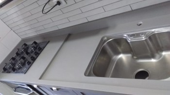 Bancada para Cooktop de Granito em Água Rasa